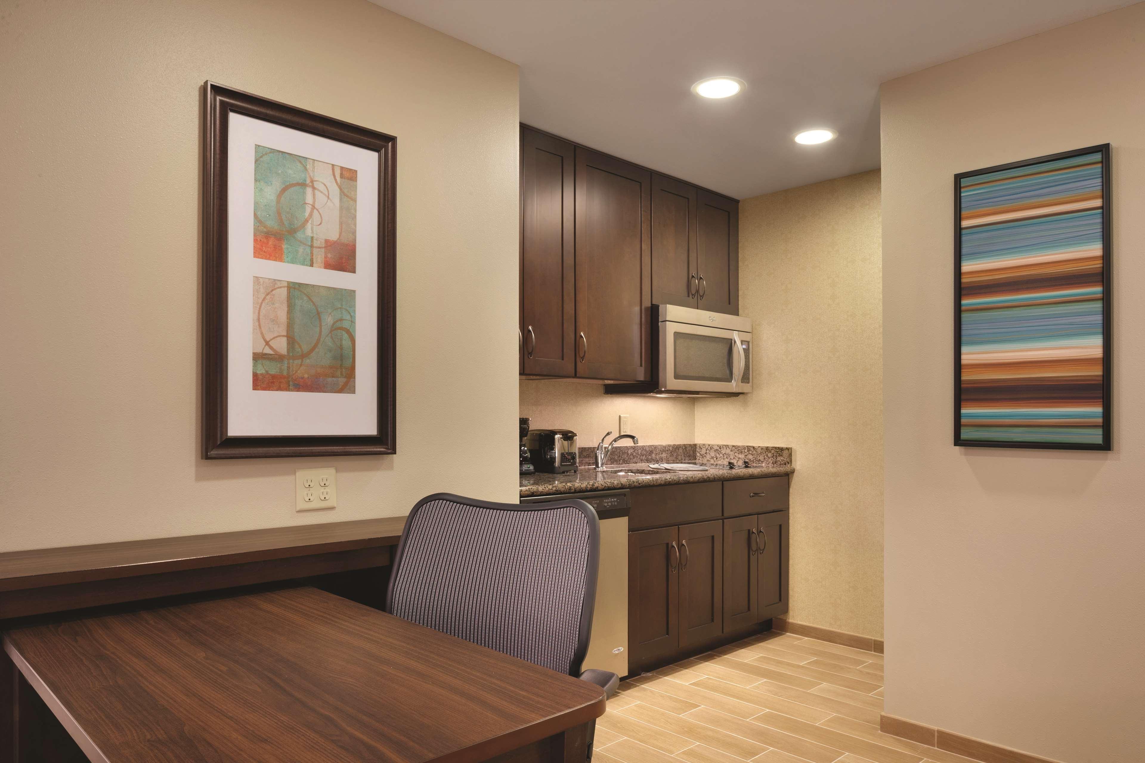 Homewood Suites By Hilton Kalamazoo-Portage Exterior photo